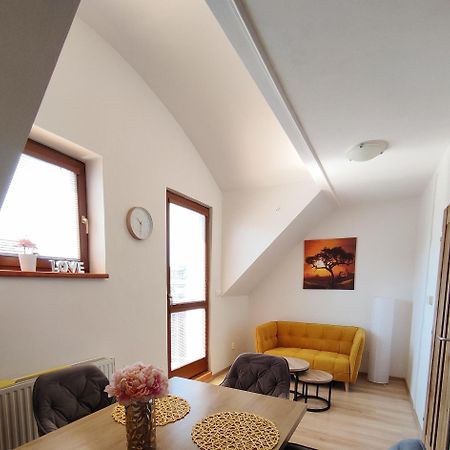 Apartamento Ubytovani Ema Valtice Exterior foto