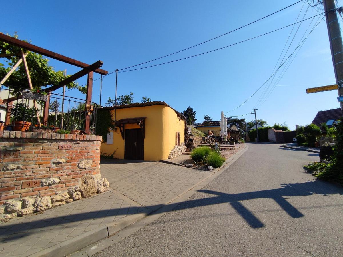 Apartamento Ubytovani Ema Valtice Exterior foto