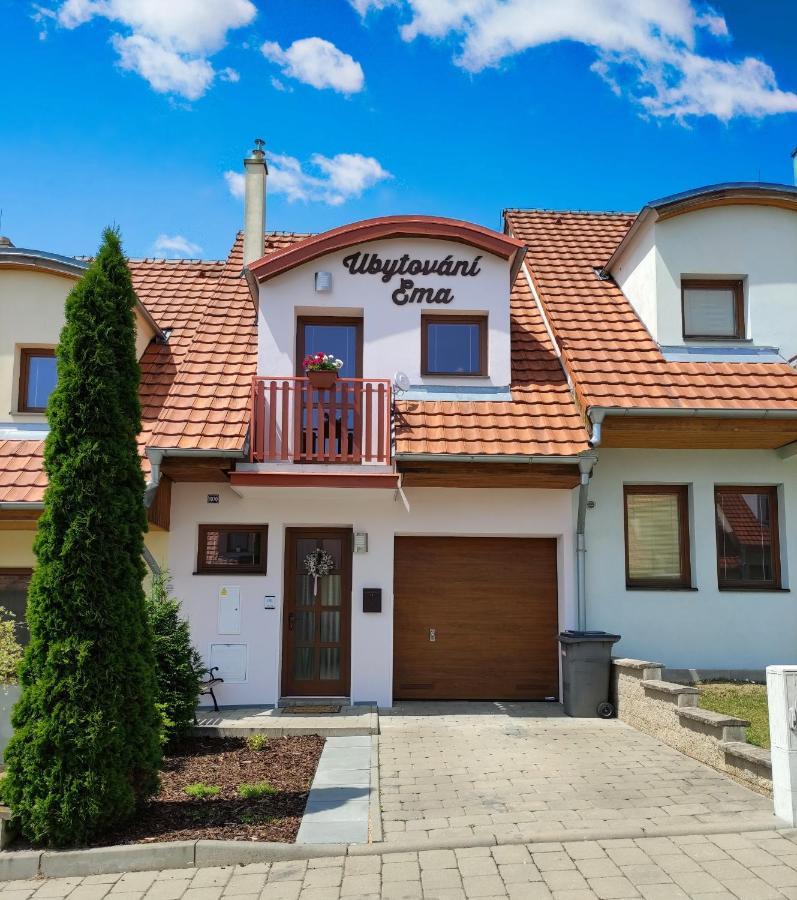 Apartamento Ubytovani Ema Valtice Exterior foto