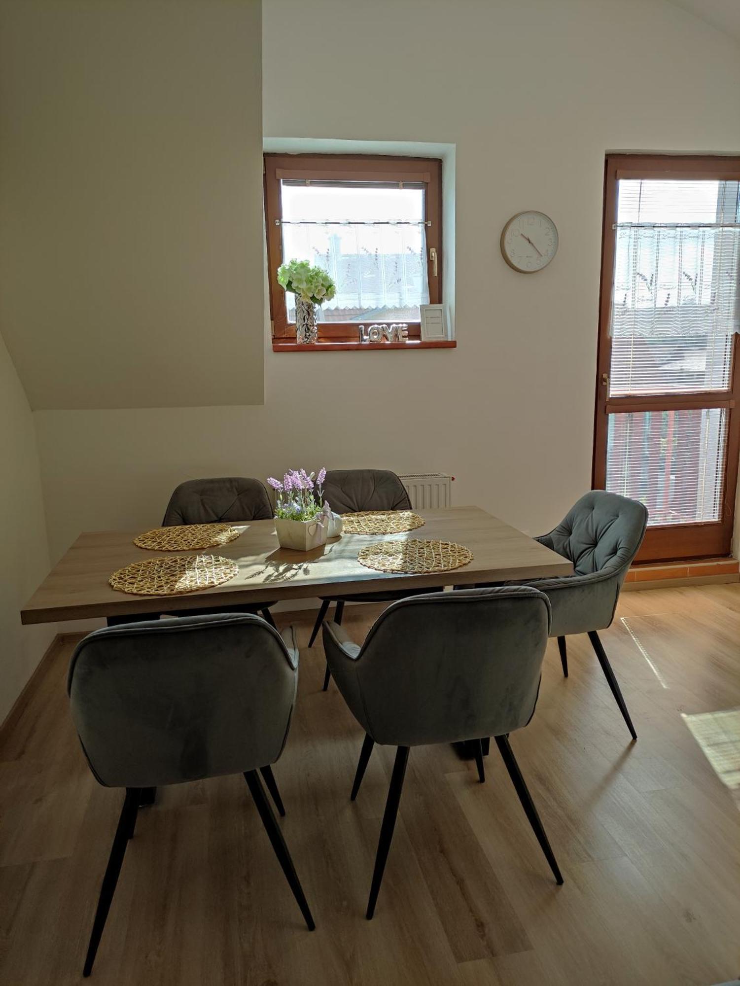 Apartamento Ubytovani Ema Valtice Exterior foto